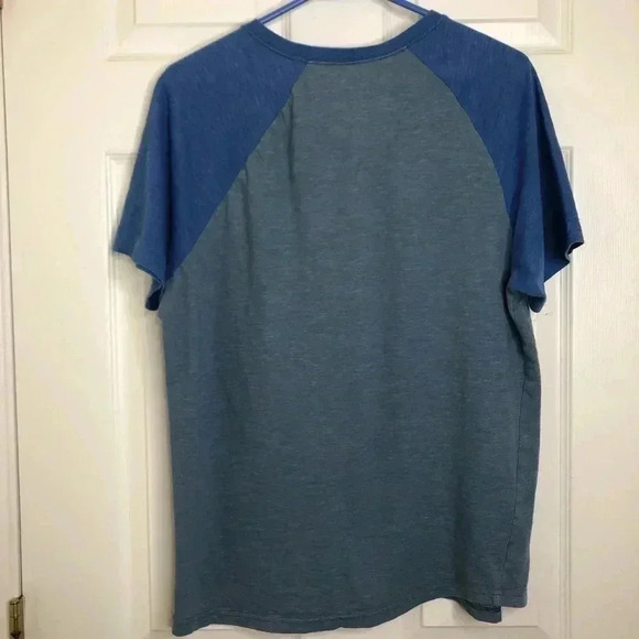 Levi’s  T-Shirt Grey/Blue Front Pocket Size Medium - Picture 10 of 16